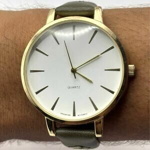 Green Arrow Charming Charlie Men's Watch